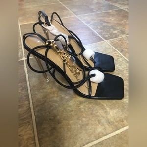 CUTE AND SEXY STRAPPY HEELS BY LEMONADE COLOR: BLACK SIZE: 8.5